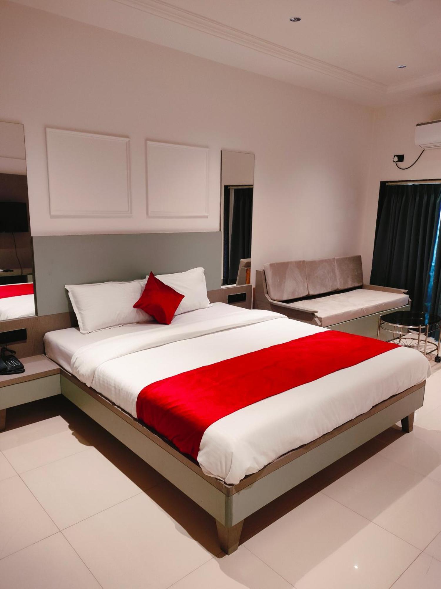 Golden Resort Igatpuri Exterior photo
